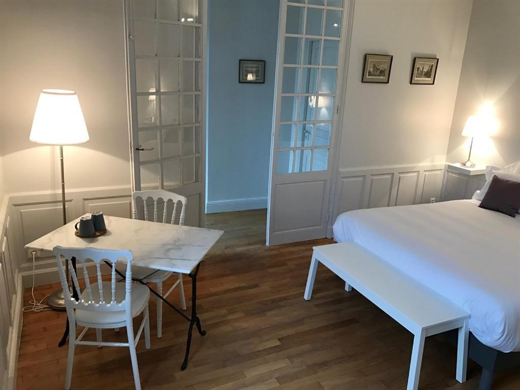 Villa Clement Appart'Hotel Sens Quarto foto